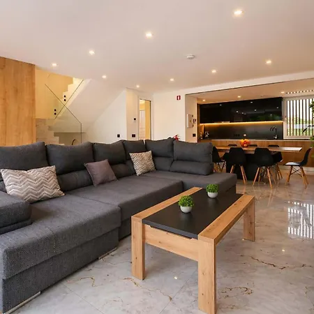 Two Luxury With Private Pools Near Old Town Willa *