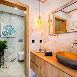 Two Luxury With Private Pools Near Old Town וילה אלבופיירה